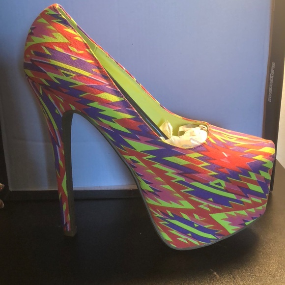 Multi-colored platform - Picture 2 of 2